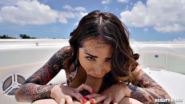 Valerica Loves Big Rod