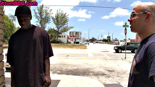 Ebony thug gets fucked in public by white top