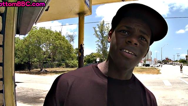 Ebony thug gets fucked in public by white top