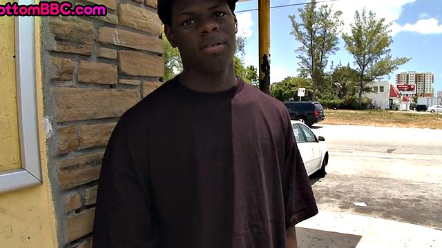 Ebony thug gets fucked in public by white top