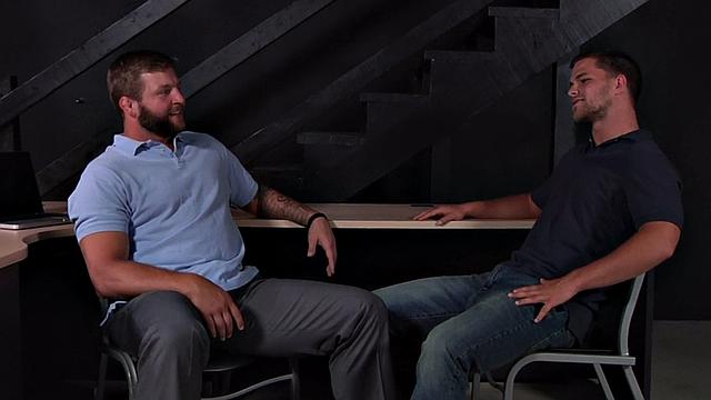 Cockriding nympho drilled by nice dick in anal hole