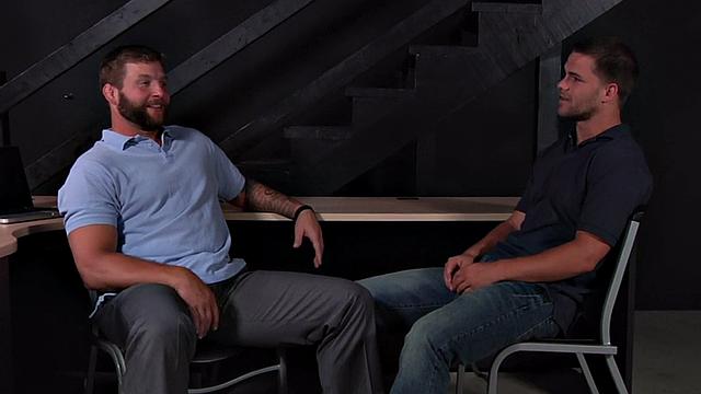 Cockriding nympho drilled by nice dick in anal hole