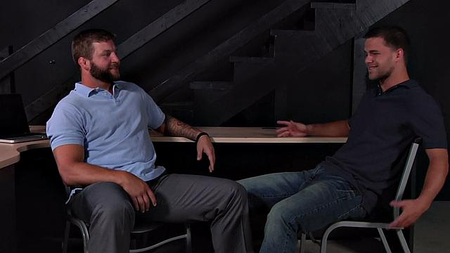 Cockriding nympho drilled by nice dick in anal hole