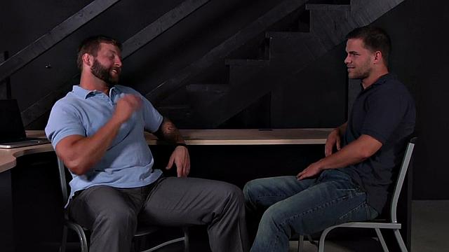 Cockriding nympho drilled by nice dick in anal hole