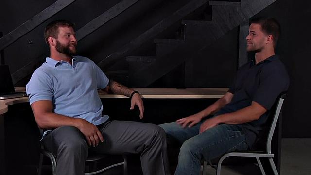 Cockriding nympho drilled by nice dick in anal hole