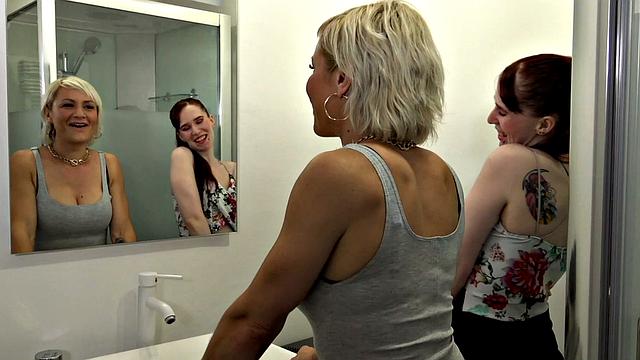 MILF Kim wants a lesbian rendezvous