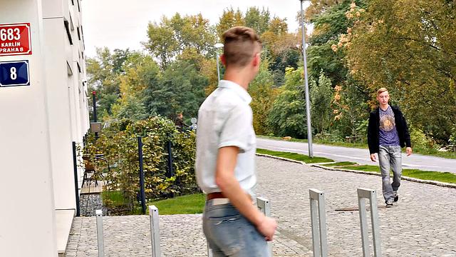 Тристан Краун и Каспер Иварссон обмениваются не только комплиментами в этом дерзком гей-свидании