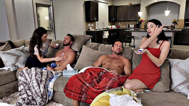 Отчимы притворились больными, чтобы дочки устроили жаркую терапию