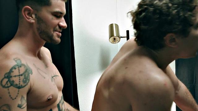 Office colleagues in bareback threesome action with DILF