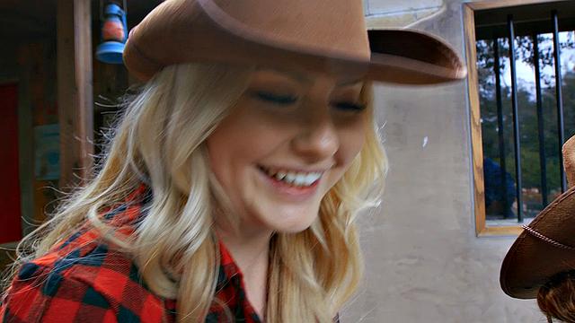 Daughter Do-Si-Do Bang