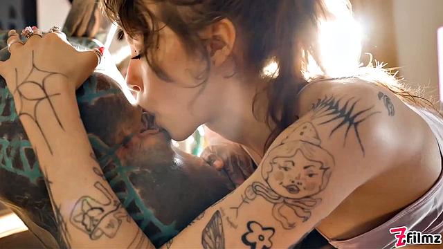 Anuskatzz Squirts All Over Eden