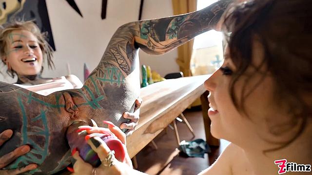 Anuskatzz Squirts All Over Eden