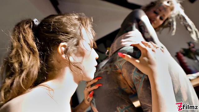 Anuskatzz Squirts All Over Eden