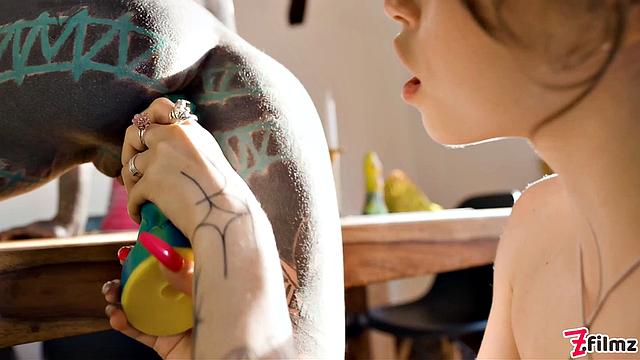 Anuskatzz Squirts All Over Eden