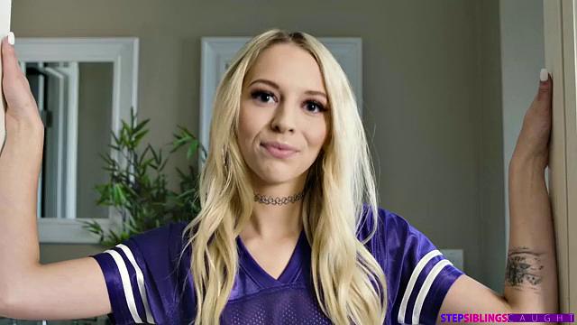 Лили Ларимар устраивает дикий наезд во время перерыва