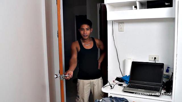 Cheating Boyfriend in Threesome