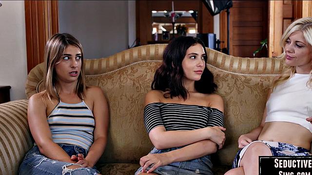 Cutie blonde facesitting on her GF