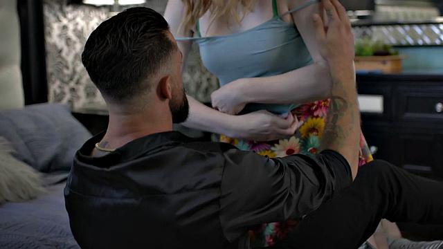 Tempting TS babe in heels fucked in asshole