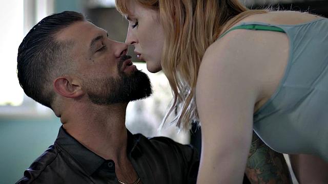 Tempting TS babe in heels fucked in asshole