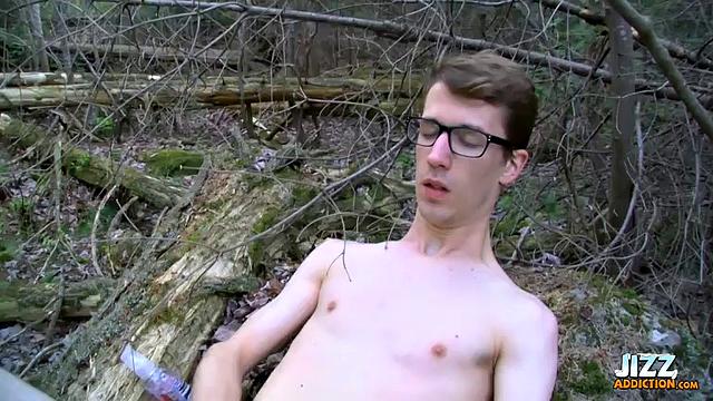 Дрочка на улице с Сачей - Сача Вест