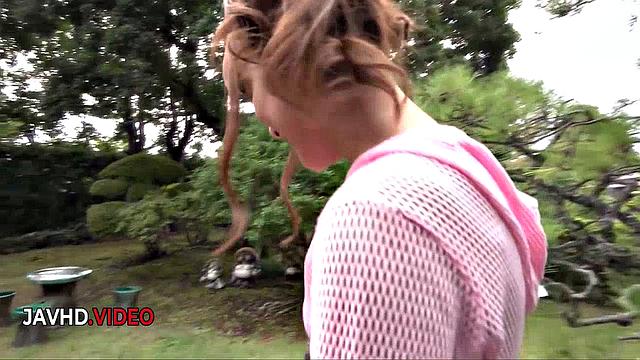 Анна Анжо сосёт на природе, а мужик мечтает о кондиционере - трахаться жарче некуда!