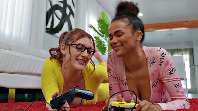 Gamer ebony babe and her BFF in a 3way