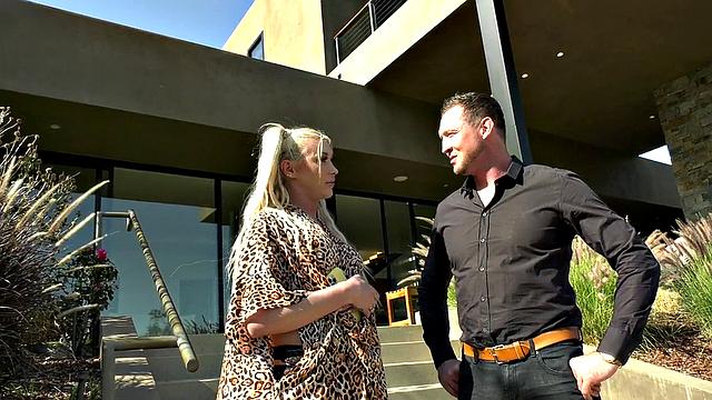 Моя транс-любовница решила: зачем гандон, если есть настроение