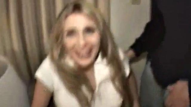 Ciera Sage blonde teen pissing