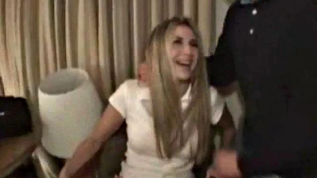 Ciera Sage blonde teen pissing