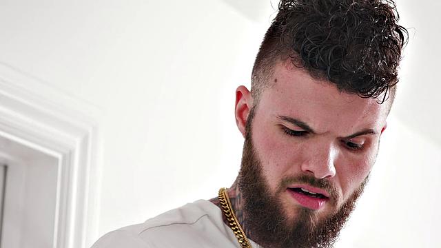 Транс латина и черная подруга трахаются с татуированным членом и Кейси Кей, Лола Морена