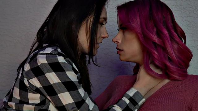 Pussyeating TS MILF rimmed and sucked by pussydrilled partner