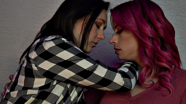 Pussyeating TS MILF rimmed and sucked by pussydrilled partner