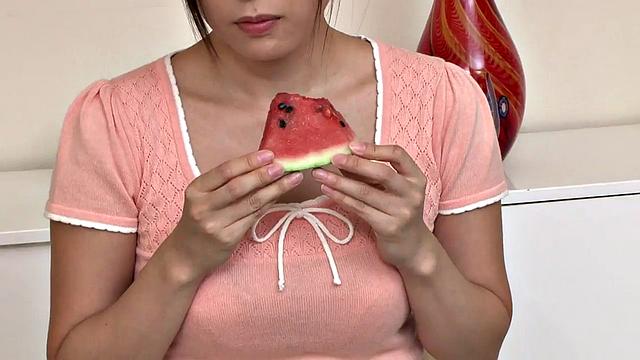 Mirei Yokoyama gives a POV in Japan amateur porn