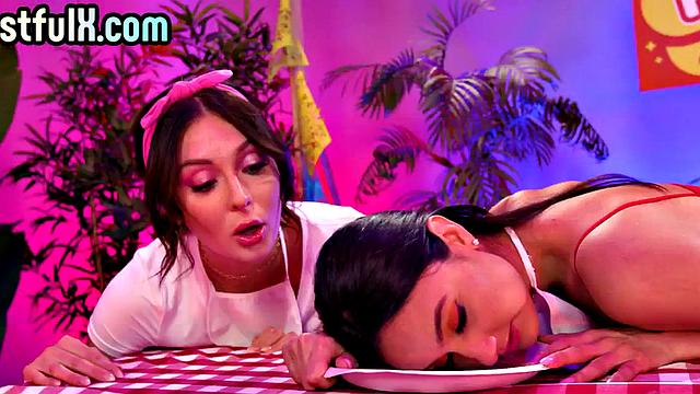 Strapon loving lezzies show off skills