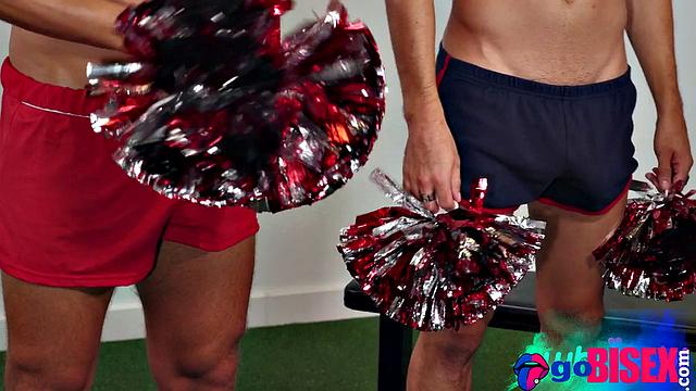 Petite athletic babe pounded in 3some