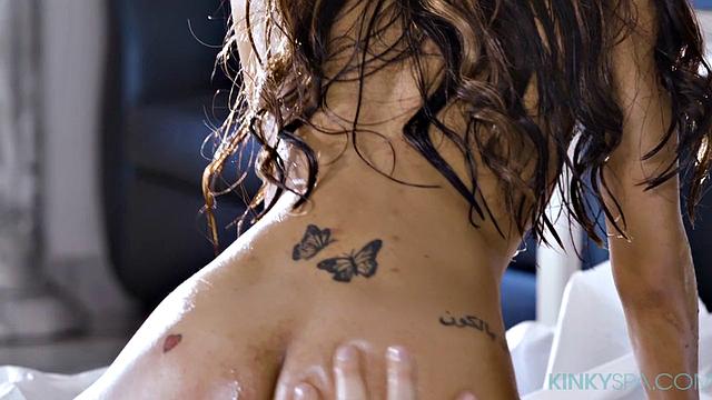 Asian babe Clara Trinity gives extra special nuru massage for free to new client