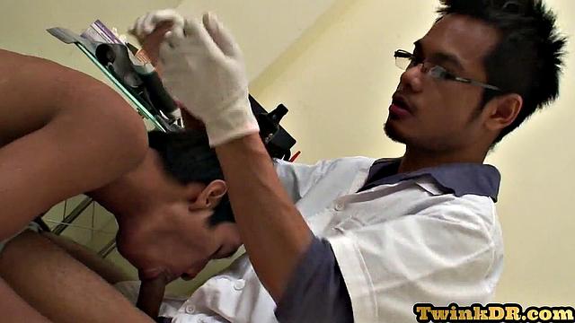 Horny asian twunk drilled by doc