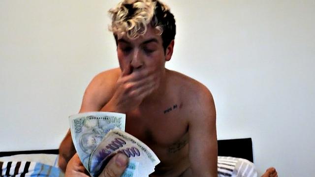 Amateur Euro stud pounded for cash after deepthroat