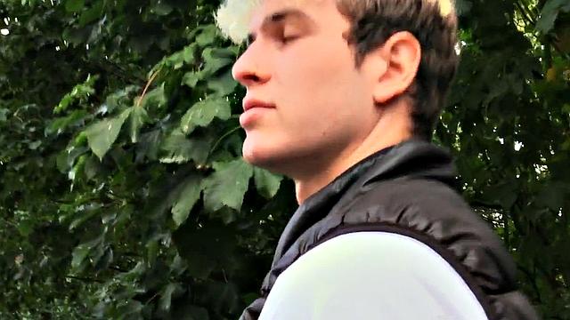 Amateur Euro stud pounded for cash after deepthroat