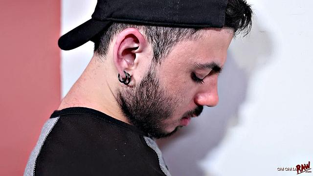 Adrian Rose & Matt Stevens Fill His Priest Hole