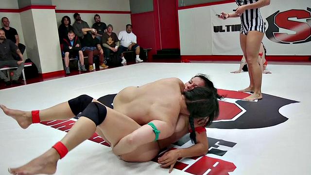 Lez MILF wrestlers enjoy fingering in group