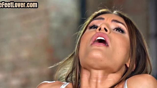 Sensual anal foot model gets nailed in tight asshole