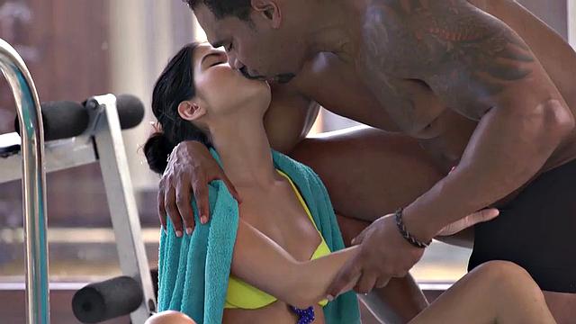 Interracial seduction with skinny ebony houseguest in the pool