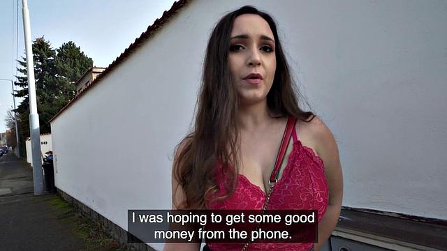 Pulles babe fucks for cash after giving titjob