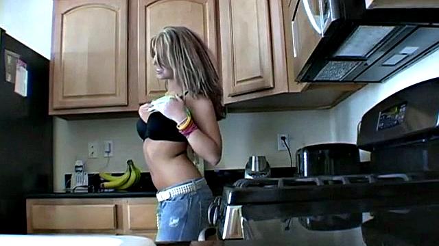 Hot Kelly's Perfect Photoshoot