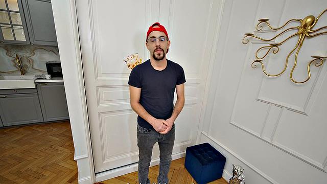 HUNT4K. All Customer's Whims for the Guy She Loves