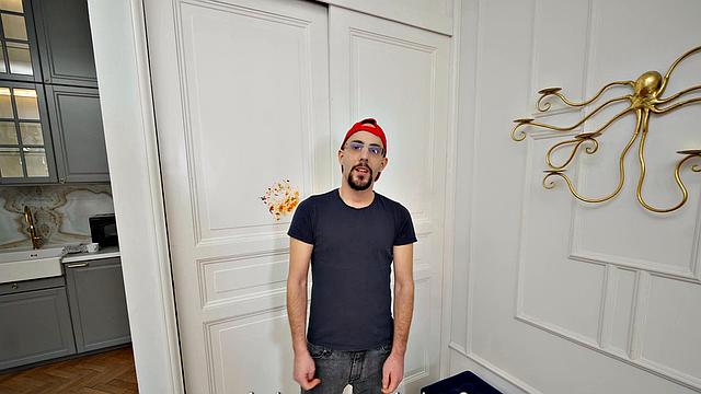 HUNT4K. All Customer's Whims for the Guy She Loves