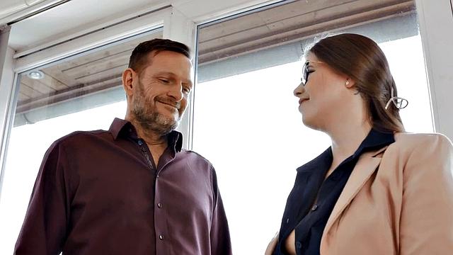 Anal estate agent MILF fucked in asshole by her client