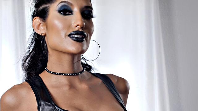 Threesome with the sexy and kinky Chloe Amour