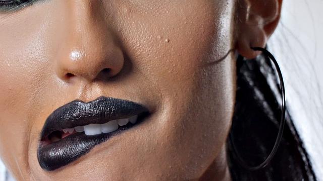 Threesome with the sexy and kinky Chloe Amour